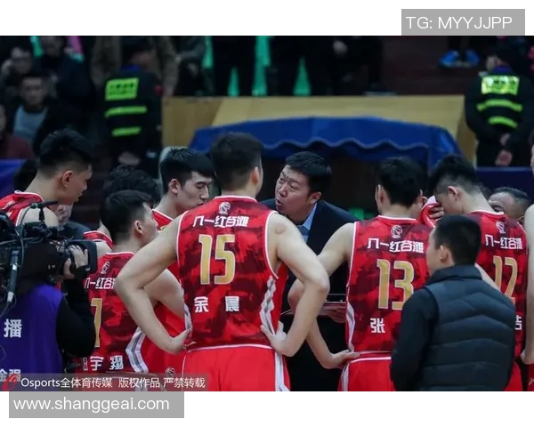 八一男篮迎战江苏队全力争胜展现团队精神与竞技风采
