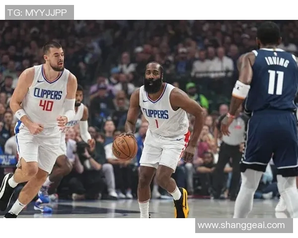 篮网与快船激战正酣现场直播全程回顾精彩瞬间与球员表现分析 篮网与快船激战正酣现场直播全程回顾精彩瞬间与球员表现分析