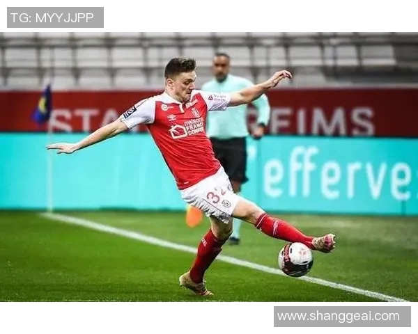 里尔与兰斯比赛因故延期进行球迷期待新赛程安排