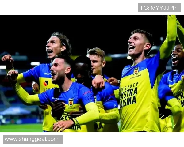 阿尔梅与坎布尔的激烈对决展现足球魅力与团队精神的较量