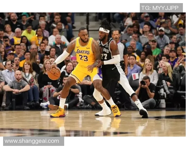 马刺与湖人激战正酣文字直播全程回顾精彩瞬间与赛场动态 马刺与湖人激战正酣文字直播全程回顾精彩瞬间与赛场动态